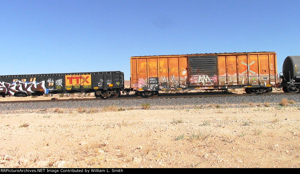 EB Manifest Frt at Erie NV W-Pshr -105